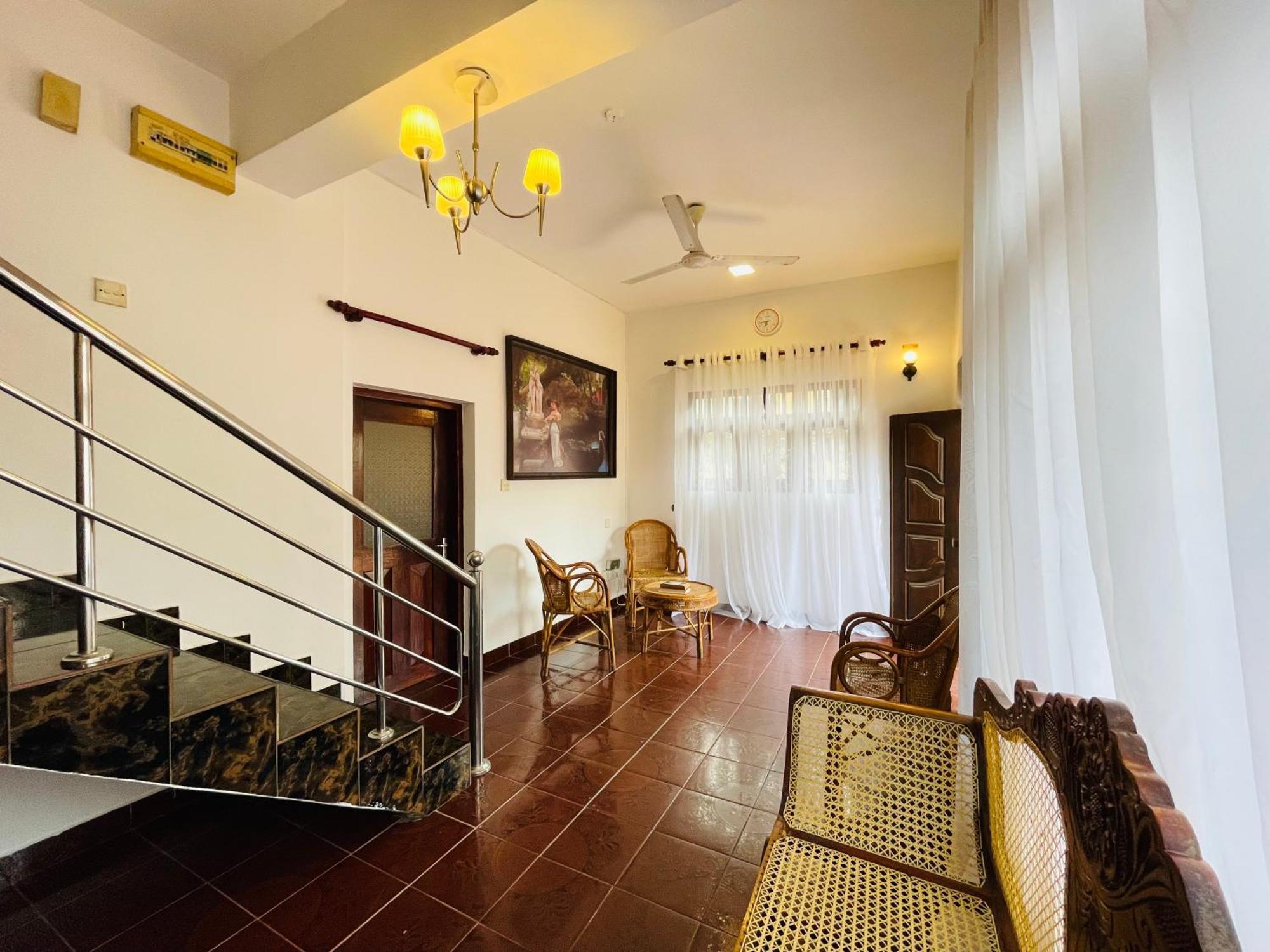 Rivinson Hotel Negombo Exterior photo